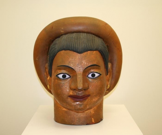 Ravinder Reddy HEAD 3 1996 Pigment and gold leaf on terracotta 25 x 16 x 16 in.